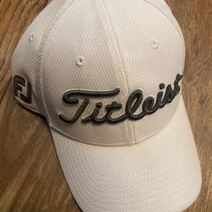 Titleist Fitted L/XL Hat